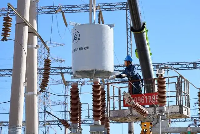 訂單排到2029年、價(jià)格飆升30%，歐美為何排隊(duì)瘋搶中國(guó)變壓器？